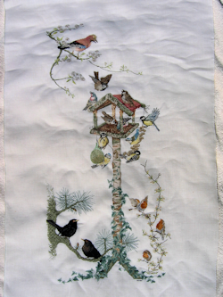 Completed birdfeeder