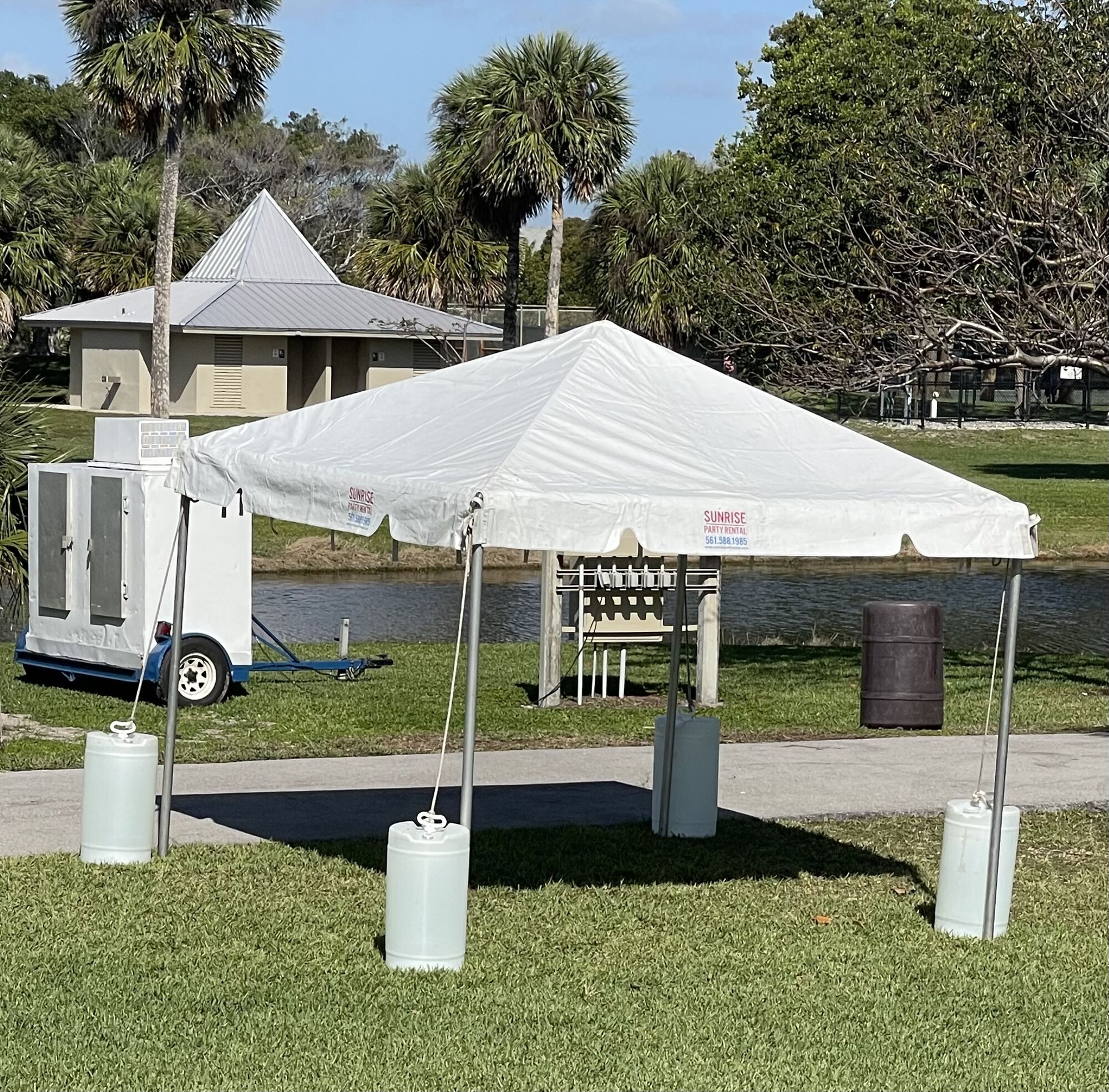 Event Tent 20x20 w/ White Cove